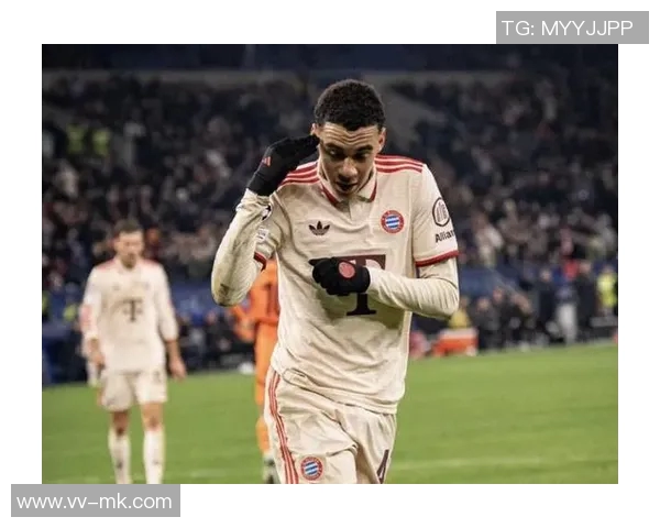 穆西亚拉复出在即今日参与球队部分训练备战新赛季