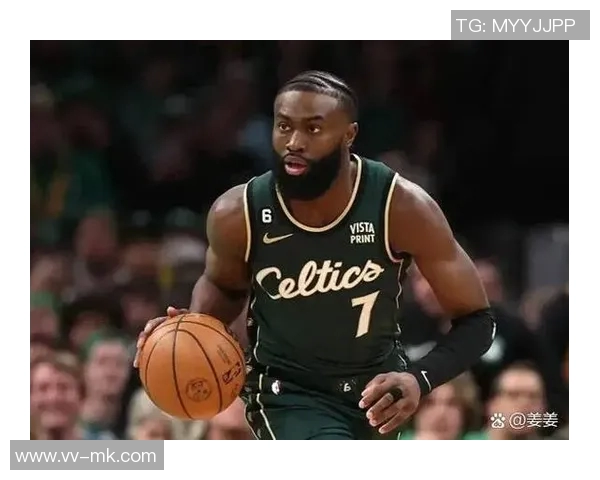 杰伦布朗称赞安芬尼西蒙斯全心投入球队毫无怨言展现职业精神